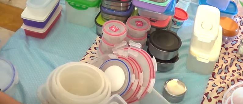 Can Hello Kitty Pyrex Containers Be Used in the Kitchen? 