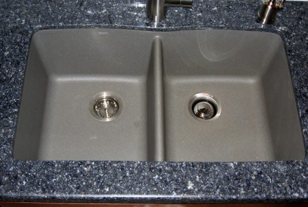When to Consider Using a Granite Kitchen Sink in Your Kitchen